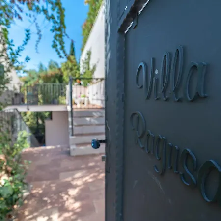 بيت ضيافة Villa Ragusa 4*
