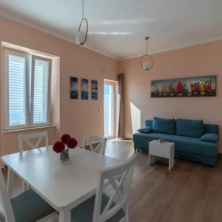بيت ضيافة Villa Ragusa 4*