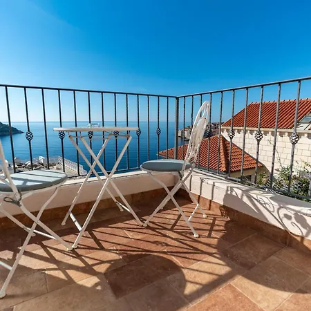 بيت ضيافة Villa Ragusa 4*