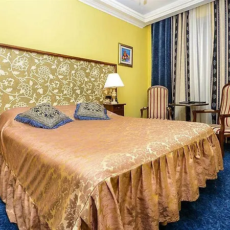 بيت ضيافة Villa Ragusa 4*
